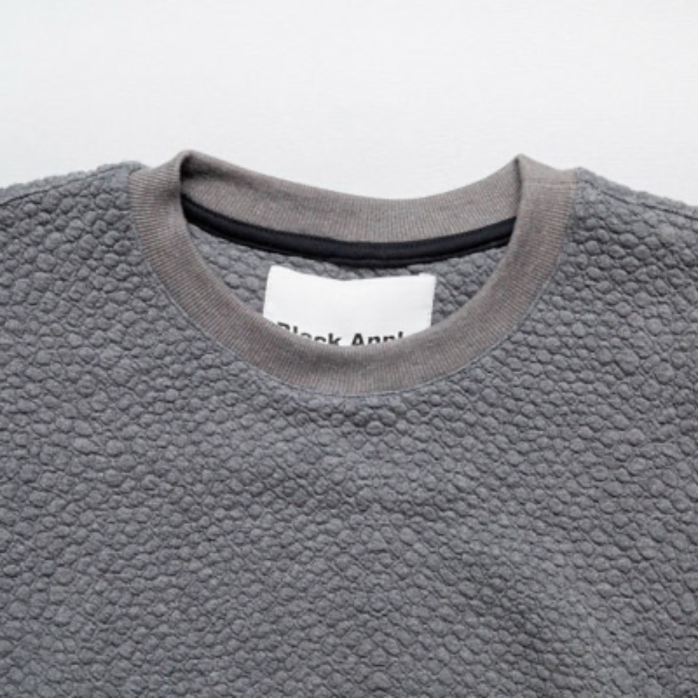 BLACK APPLE - Picture 3 of 5